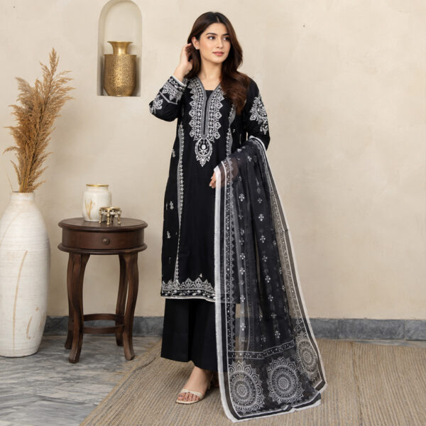 Black stitched wholesale lawn suit (2) Black stitched wholesale lawn suit